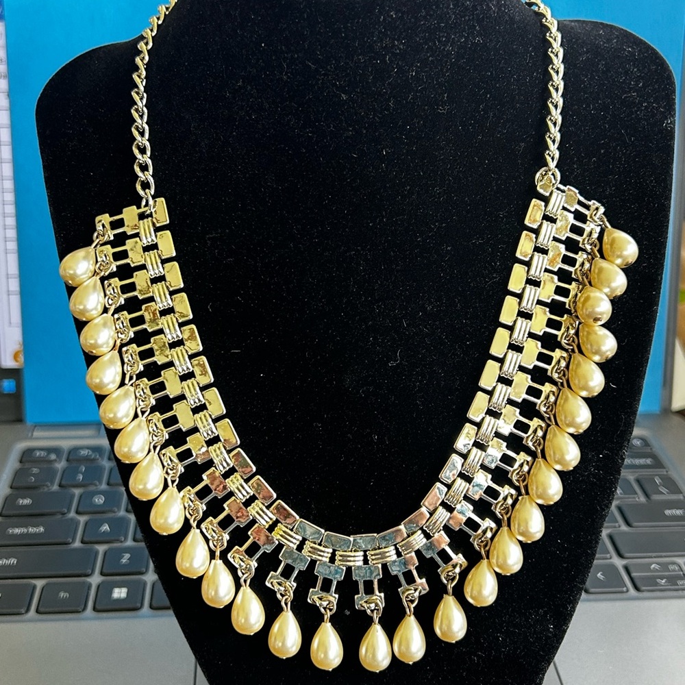 Elegant Gold and Silver Necklace